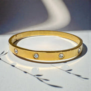 Lumière Bezel Gold Bangle