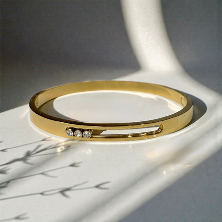 Éclat Bar Gold Bangle