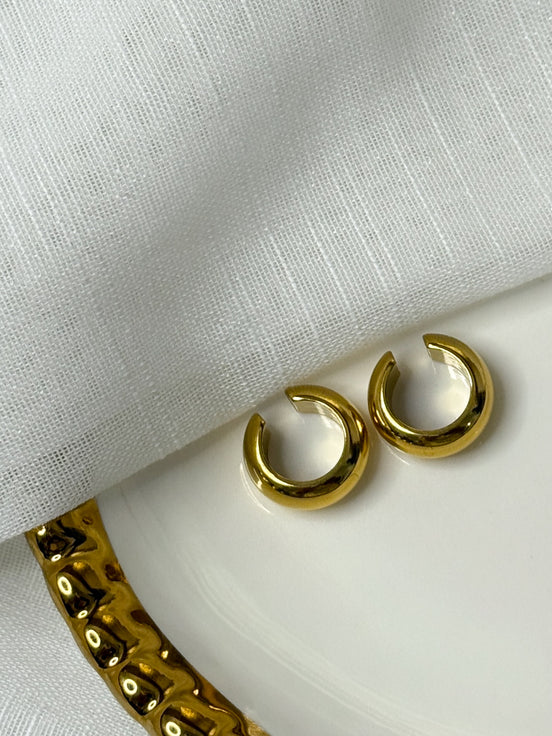 Étreinte Cuff Earrings