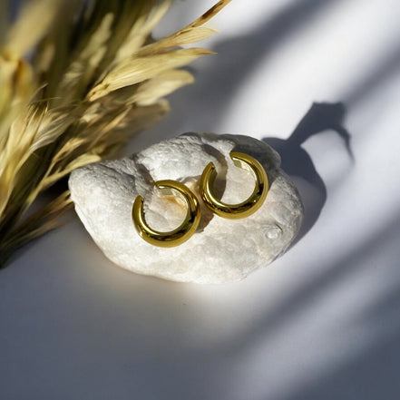 Étreinte Cuff Earrings