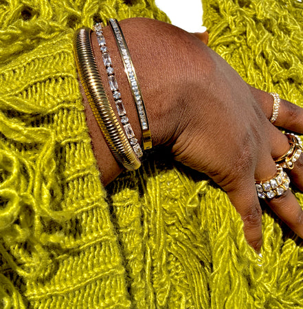 Élan Ribbed Gold Bangle