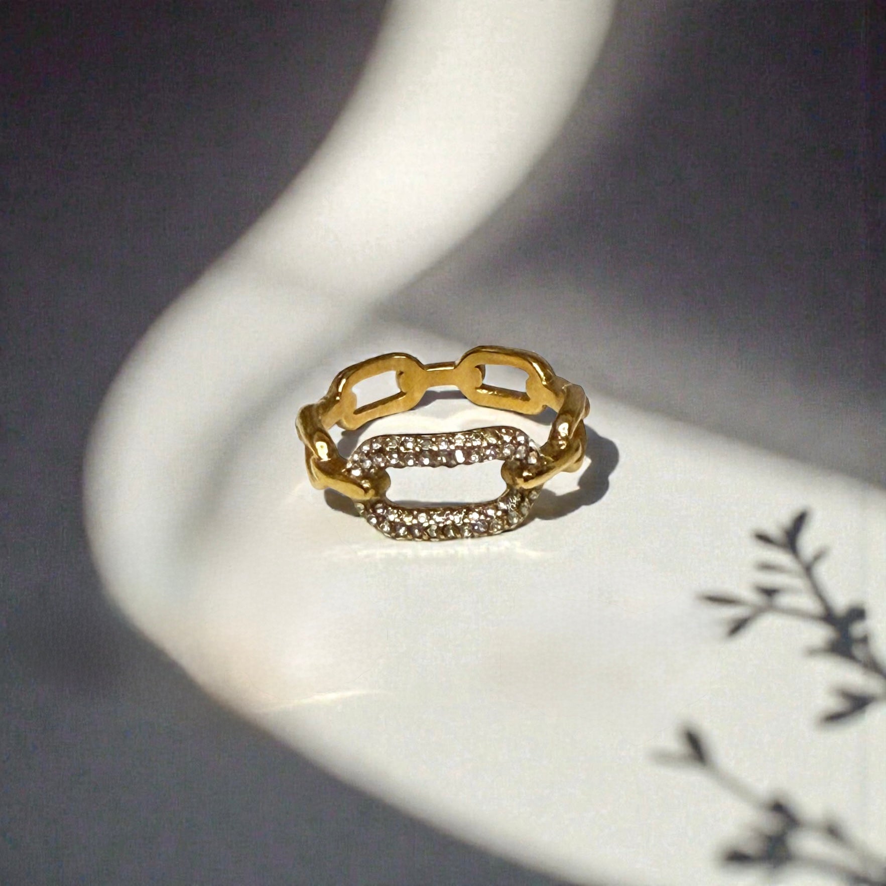 Liaison Pavé Link Ring