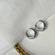 Luna Curve Huggie Hoop Earrings