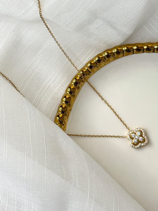 La Fleur Pavé Gold Pendant Necklace