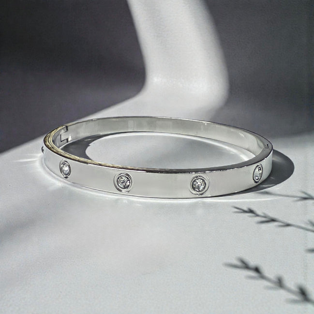 Lumière Bezel Silver Bangle